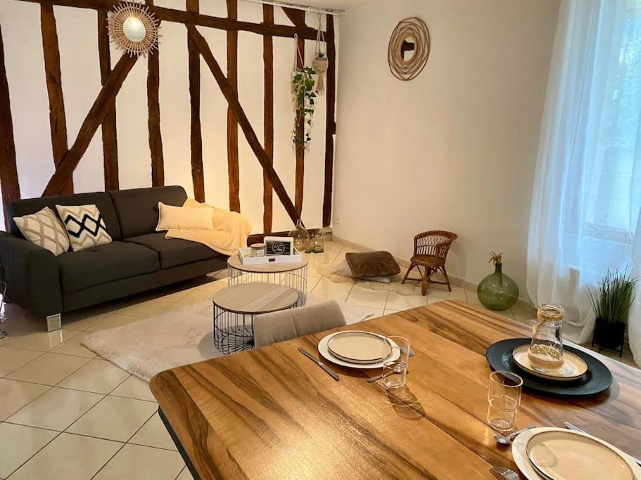 Le Cosy Troyen Secteur Calme 4 Personnes Parking Prive Apartment Troyes Exterior photo